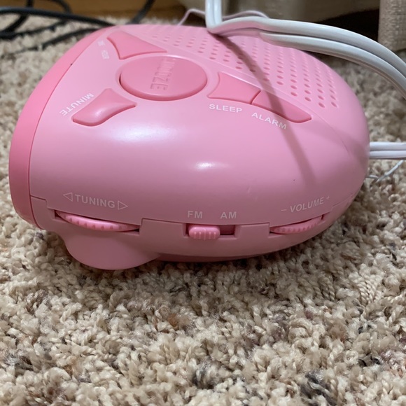 Hello Kitty FM Radio Alarm Clock - Picture 5 of 5